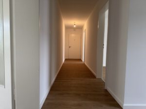 Flur Blick zur Haustür