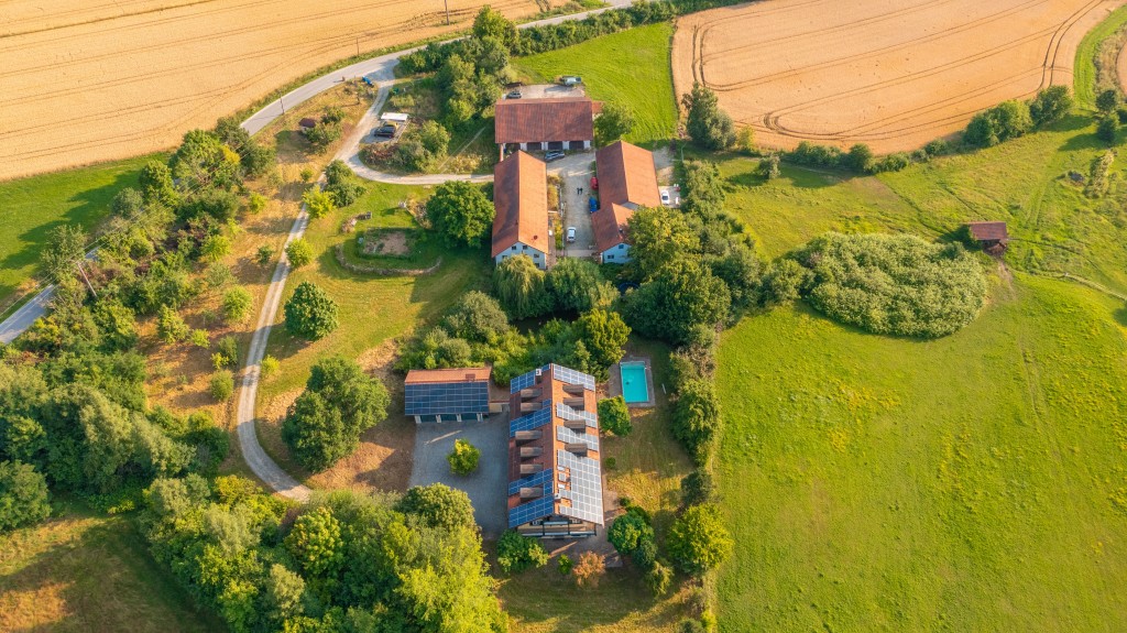 Villa mit Nebengebäude II