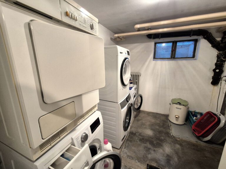 KG - Waschmaschinenraum