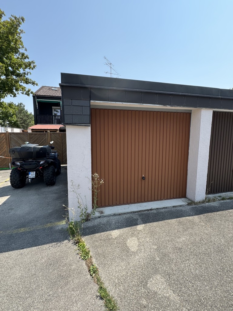 Garage Garten