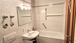Bad, WC, Wanne